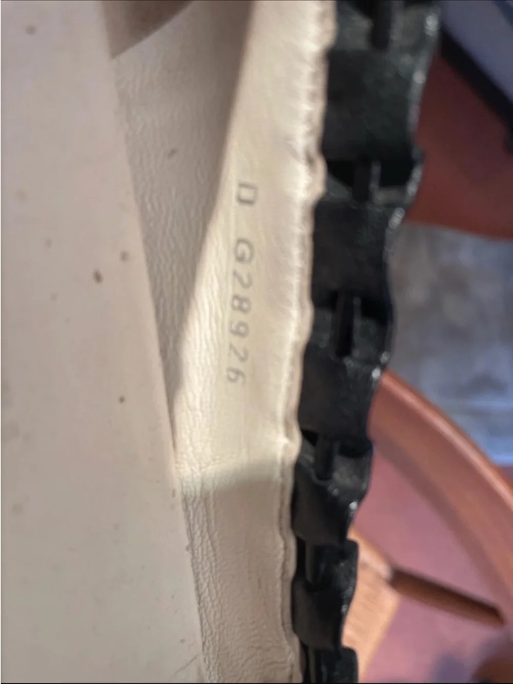 CHANEL Black Scalloped Leather Ballet Flats with CC Logo - Picture 5 of 9